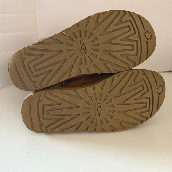 UGG triple button Bailey Boot 1873 Chestnut brown adjustable height women’s 6 - Picture 2 of 9